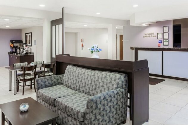 Microtel Inn and Suites Elkhart - Photo3