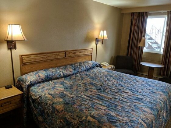 Economy Inn Elko - Photo4