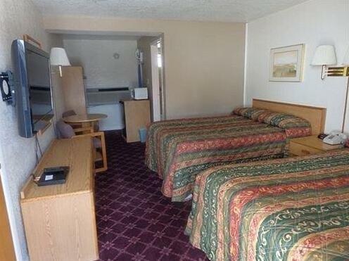Esquire Inn - Photo3