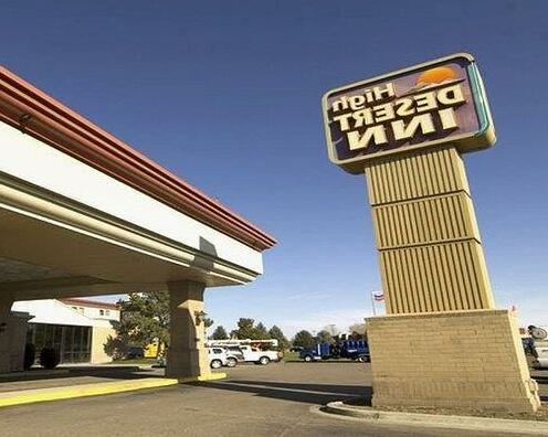 High Desert Inn - Photo2