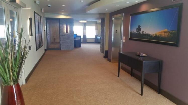 Ledgestone Hotel Elko - Photo2