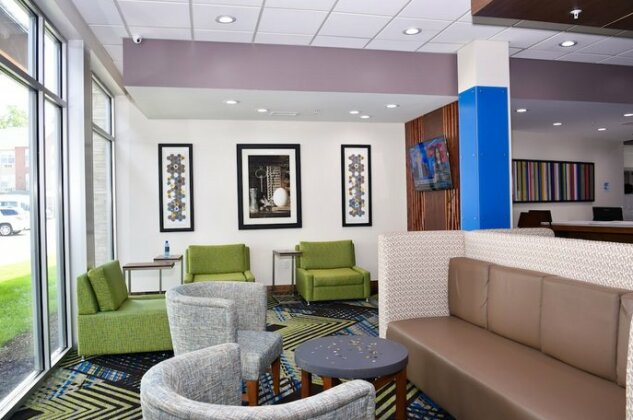 Holiday Inn Express & Suites - Bensenville - O'Hare - Photo4