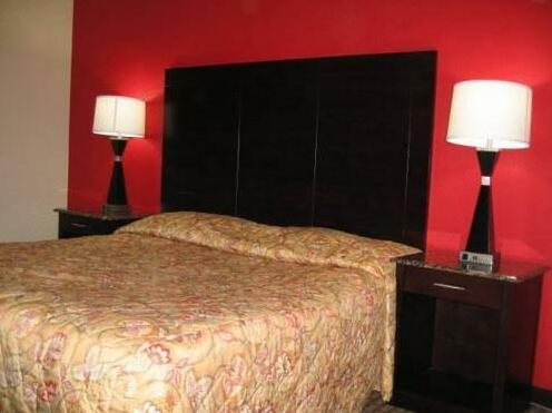Town House Inn and Suites - Photo4
