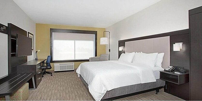 Holiday Inn Express & Suites - Ely - Photo4