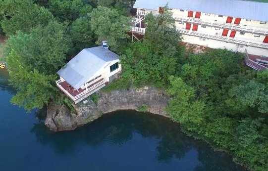 Eagle's Landing River Resort