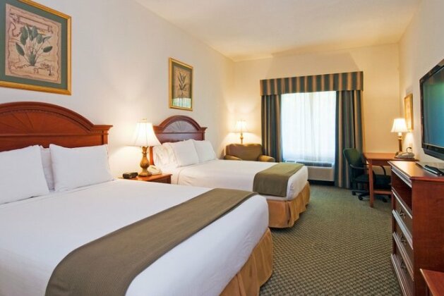Holiday Inn Express & Suites Emporia - Photo5