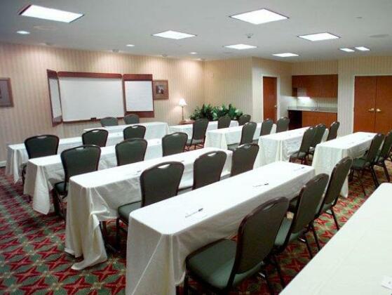 Holiday Inn Express Hotel & Suites Erie-Summit Township - Photo2
