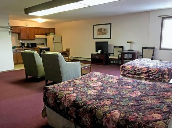 Econo Lodge Inn & Suites Escanaba - Photo2