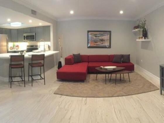 Upscale Condo by Coconutpoint - Photo2