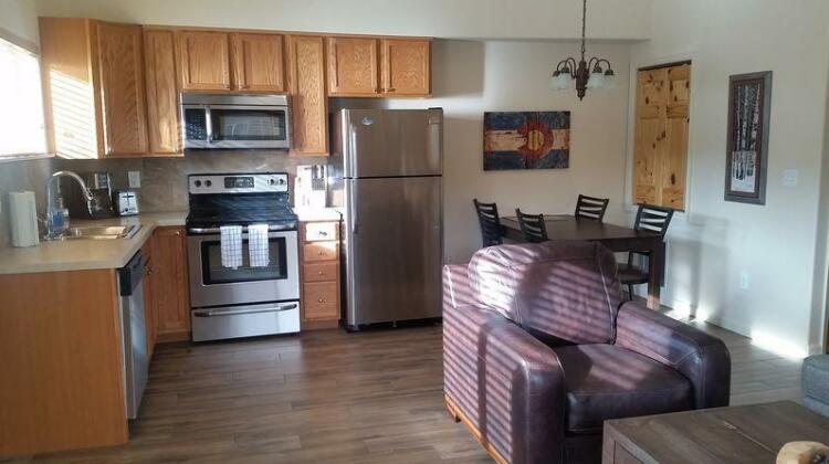 Elkhorn 167 Apartment - Photo5