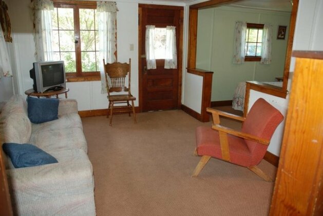 Loveland Heights Cottages - Photo3