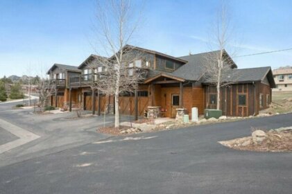 Timber Mountain Retreat - 3 Br Townhouse