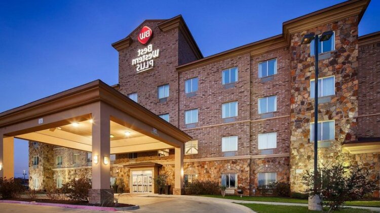 Plaza Suites Euless