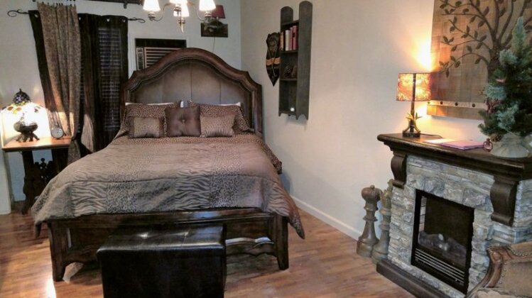 Tradewinds Lodging and Bed & Breakfast - Photo2