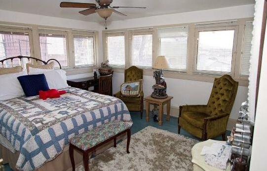 Tintic Goldminers Inn Bed and Breakfast - Photo2