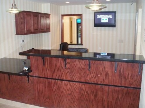 Boarders Inn & Suites by Cobblestone Hotels Evansville - Photo2