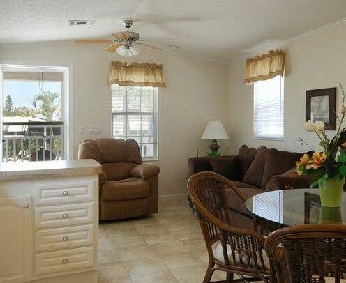 Naples RV Resort - Photo3