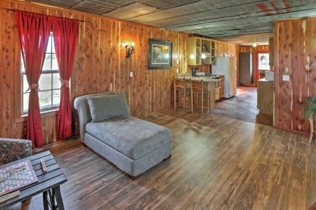 Secluded 1BR Everton Cabin w/Magnificent Interior - Photo2