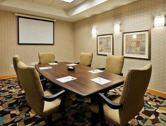 Holiday Inn Express Hotel & Suites Fairburn - Photo5