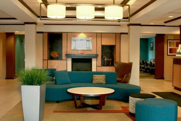 Fairfield Inn & Suites by Marriott Fairmont - Photo2