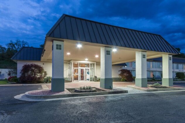 Suburban Extended Stay Hotel Fairmont