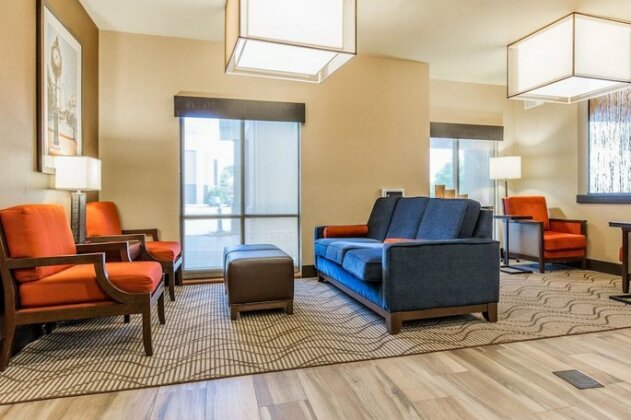 Comfort Suites Fairview Heights - Photo2