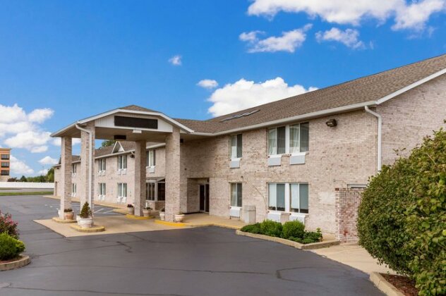 Econo Lodge Inn & Suites Fairview Heights - Photo2
