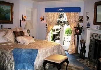 Oak Creek Manor Luxury Bed and Breakfast - Photo4