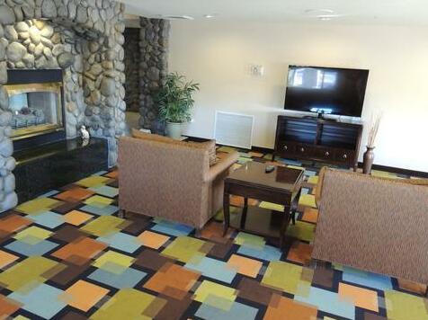 Holiday Inn Express Fallon - Photo5