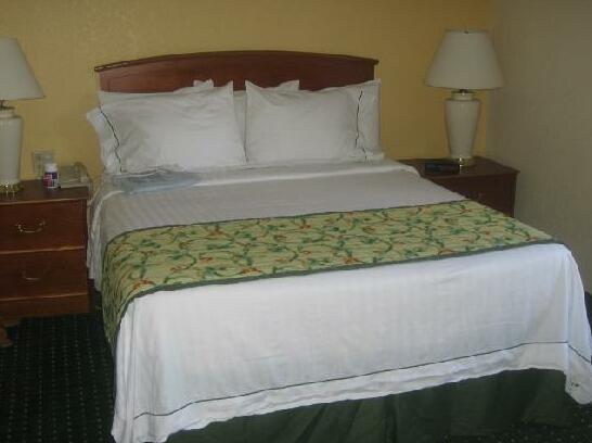 TownePlace Suites Falls Church - Photo4