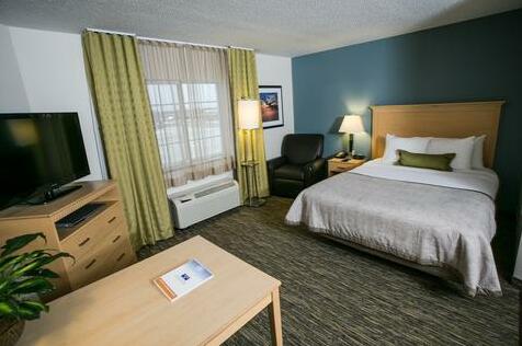 Candlewood Suites Fargo-North Dakota State University - Photo4