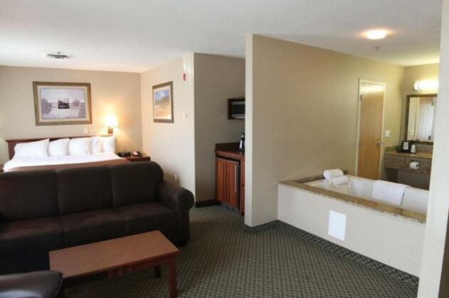 C'mon Inn & Suites Fargo - Photo3