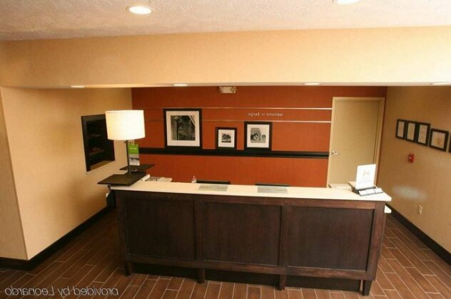 Hampton Inn & Suites Fargo Fargo - Photo3