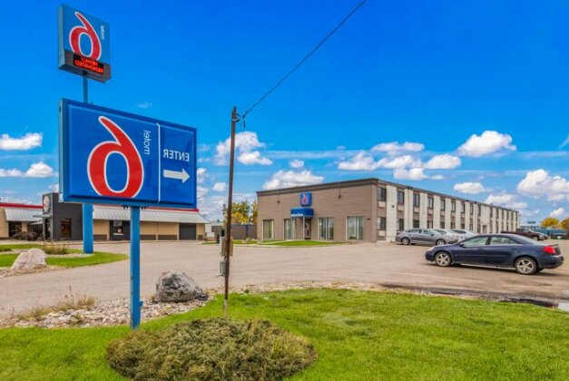 Motel 6 Fargo - North - Photo3