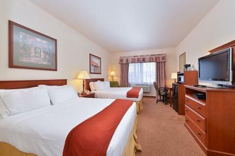Holiday Inn Express & Suites Farmington - Photo5