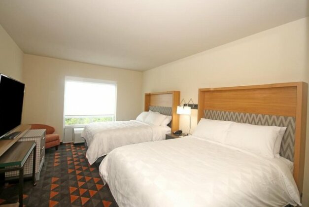 Holiday Inn & Suites - Fayetteville W-Fort Bragg Area - Photo5