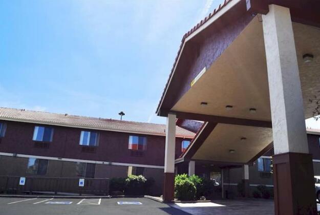 Red Lion Inn & Suites Federal Way - Photo2