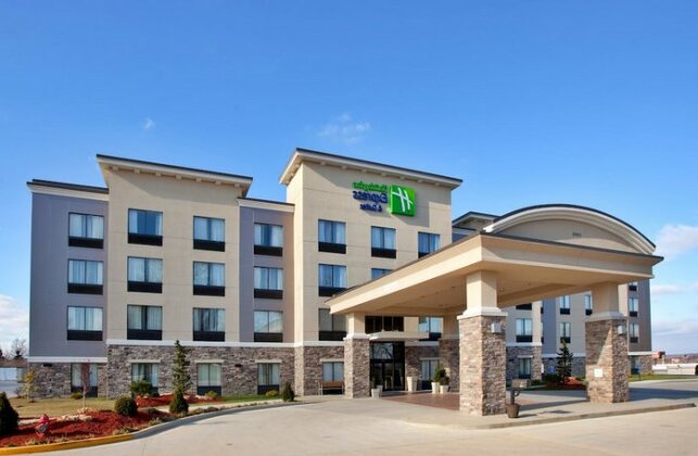 Holiday Inn Express Hotel & Suites Festus-South St Louis - Photo2