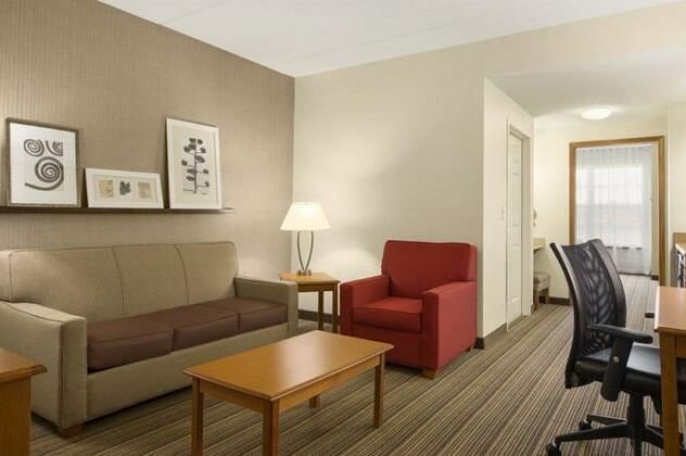 Country Inn & Suites by Radisson Findlay OH - Photo5