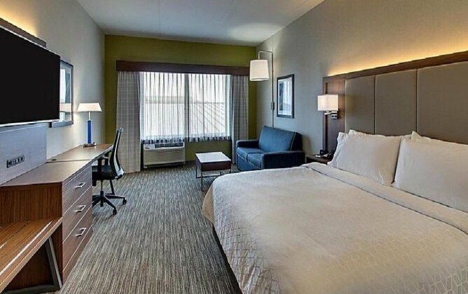 Holiday Inn Express & Suites Findlay North - Photo4