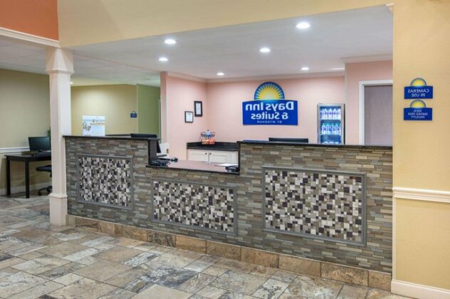Days Inn & Suites by Wyndham Florence/Jackson Area - Photo5