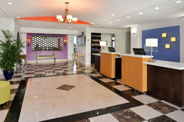 Holiday Inn Express & Suites Florida City-Gateway To Keys - Photo4