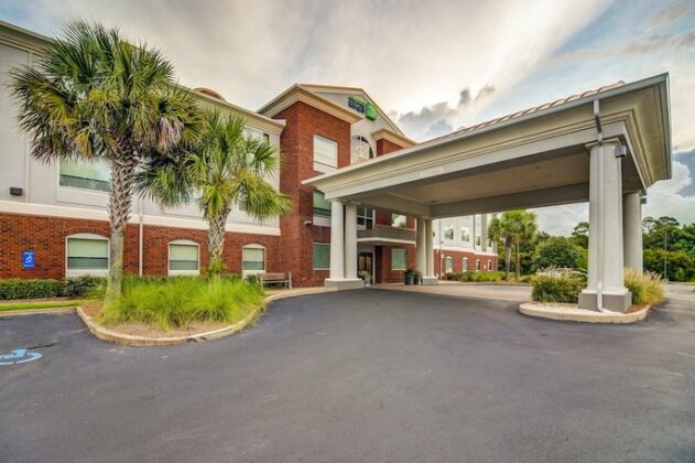 Holiday Inn Express Hotel & Suites Foley - Photo2