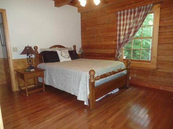 Creekside Paradise Bed and Breakfast - Photo3