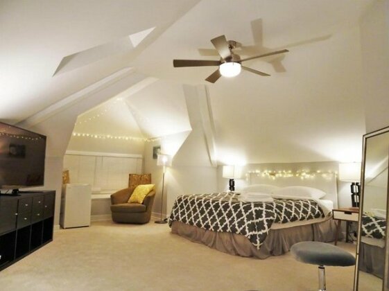 Luxurious & Comfy House Near Chicago Public Transit & Airports - Photo2