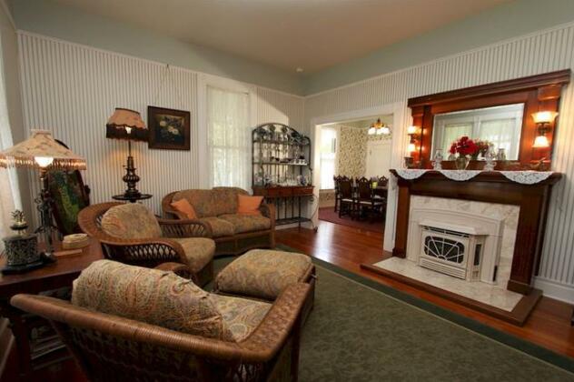 Case Ranch Inn Bed and Breakfast - Photo4