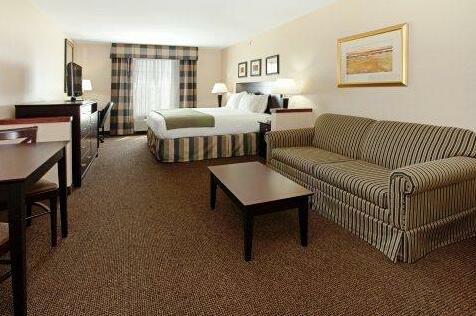 Holiday Inn Express Hotel & Suites Fort Collins - Photo2