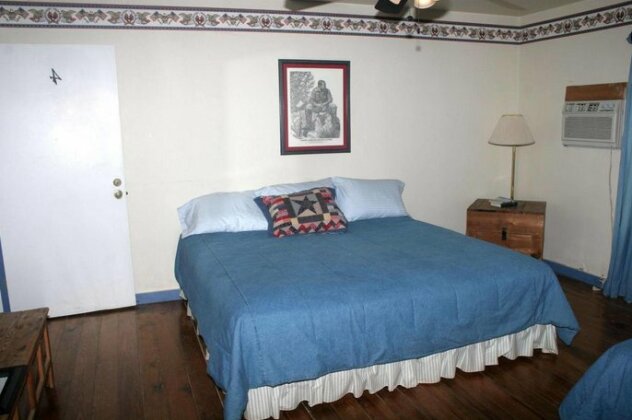 Fort Davis Drug Store and Hotel - Photo5