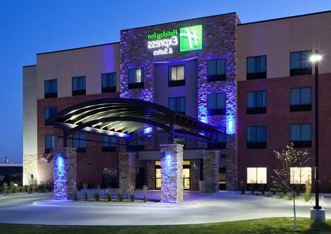 Holiday Inn Express Hotel & Suites Fort Dodge - Photo4