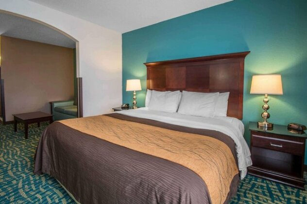 Comfort Inn & Suites Fort Lauderdale - Photo2
